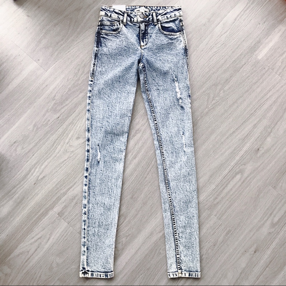 ❌Alice + Olivia Jane 5 Pocket Skinny Stone Wash